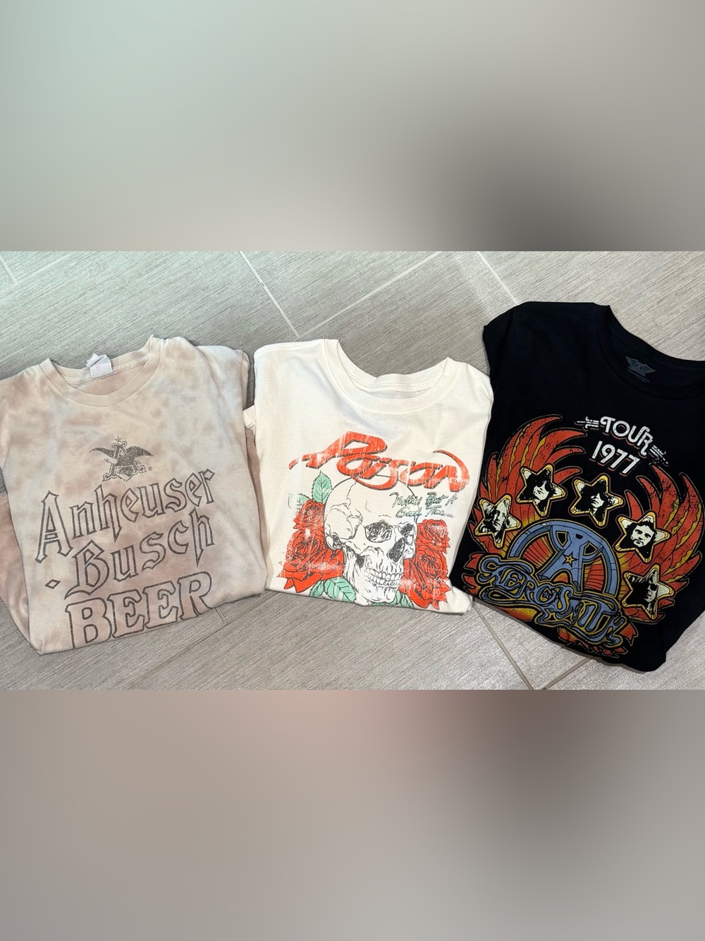 Women’s Graphic Tee Set